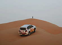 拉波尔塔与莱万沙特之旅亲密会见全球巴萨球迷|巴塞罗那|罗伯特·莱万多夫斯基|马西普|恩里克|西班牙皇家足球协会_新浪体育_新浪新闻